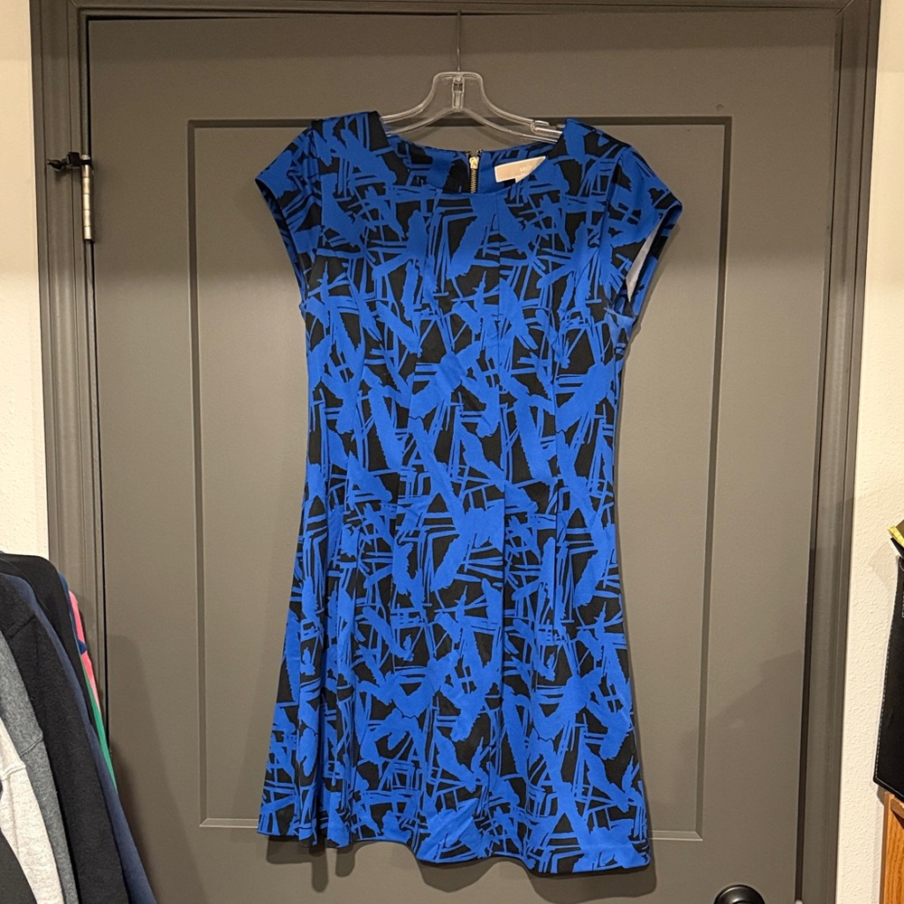 MICHAEL Michael Kors Blue and Black Graphic Mini Dress